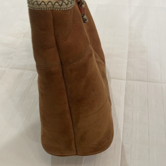 Ugg Tote - Picture 3 of 10